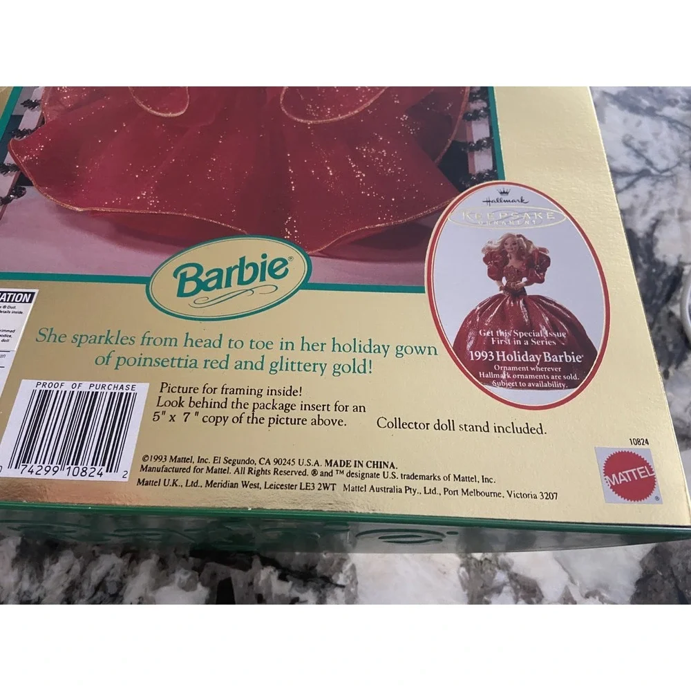 1993 Happy Holidays Barbie Special Edition NRFB Mattel #10824 Blonde Doll